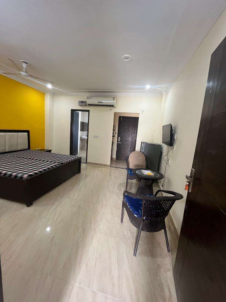 1 RK Builder Floor For Rent in Vipul Square Sushant Lok I Gurgaon 6683741