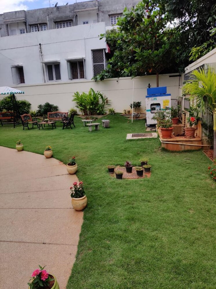 Garden, banjara hills 6+ Bedroom 1040 Sq.Yd. Independent House In Banjara Hills Hyderabad 6688005
