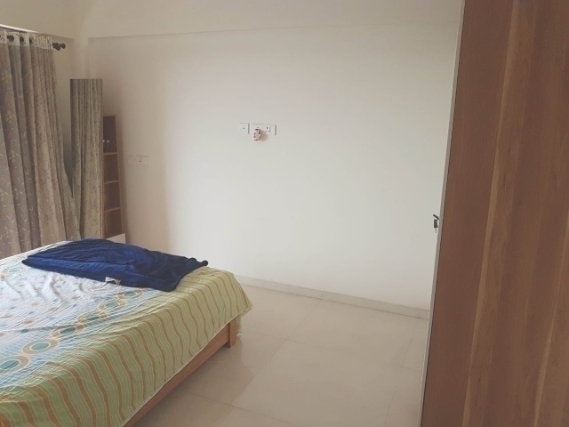 Resale 2 Bedroom 650 Sq.Ft. Apartment in Palm Springs, Malad West ...