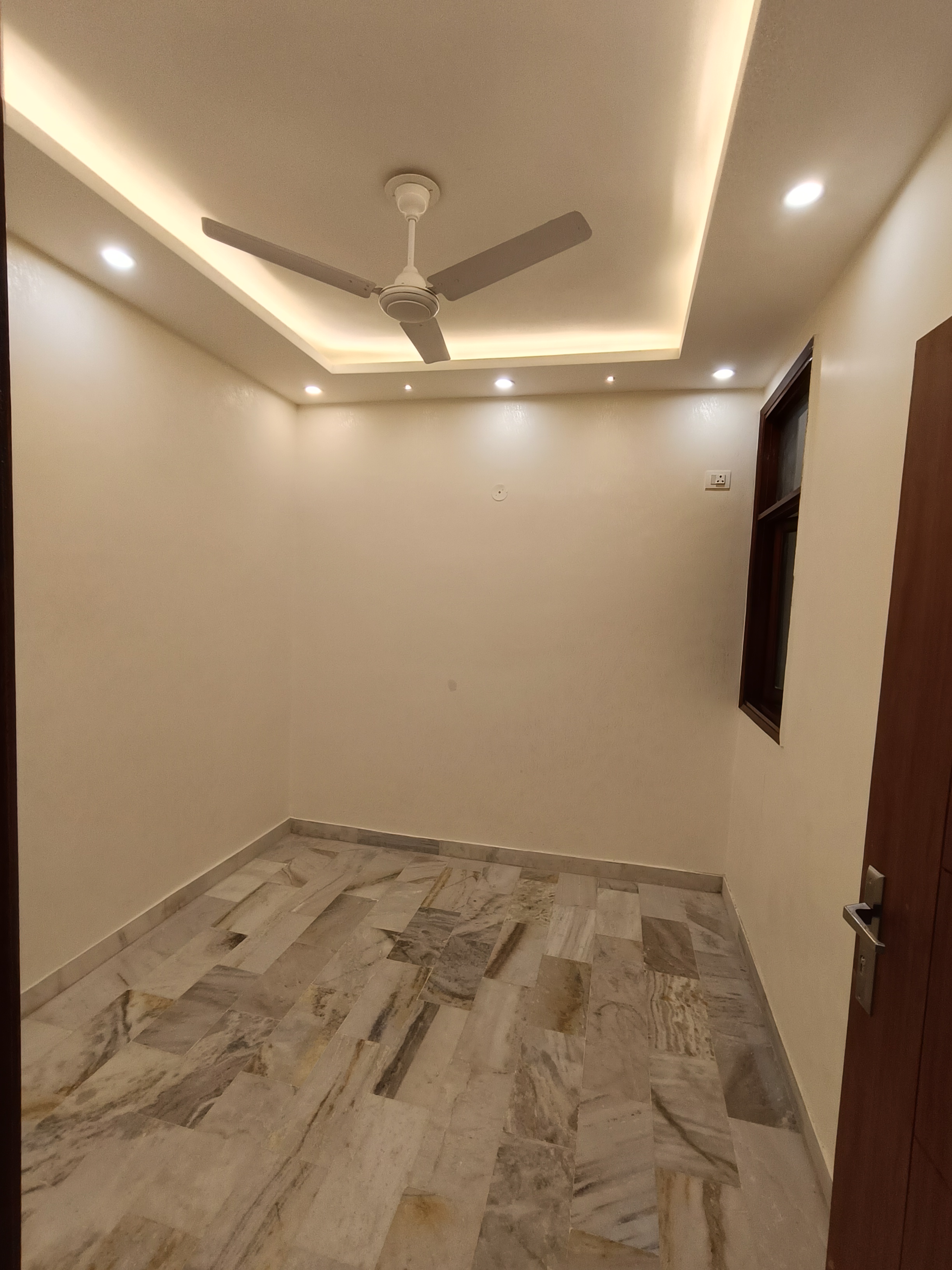 Resale 2 Bedroom 1200 Sq.Ft. Builder Floor in RWA Khirki Extension