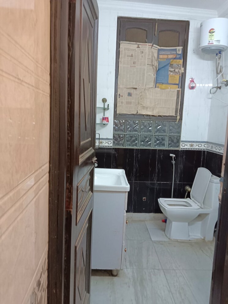 Bathroom, lajpat nagar 4 1 Bedroom 349 Sq.Ft. Builder Floor In Lajpat Nagar 4 Delhi 6691482