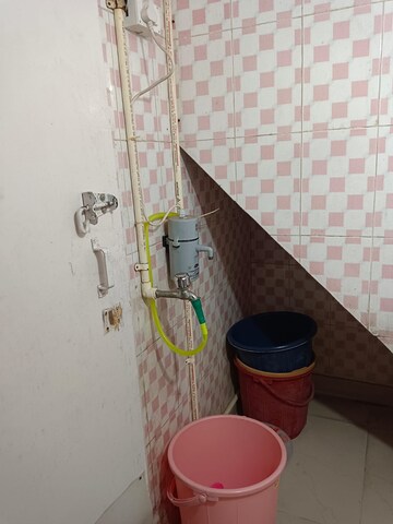 Attached Bathroom in 1 BHK Builder Floor at Lajpat Nagar 4 – for Rent