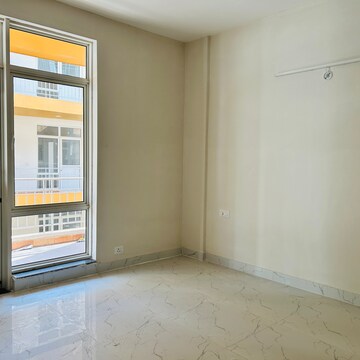 Room in 3 BHK Builder Floor at TDI City Kundli, Kundli – for Sale