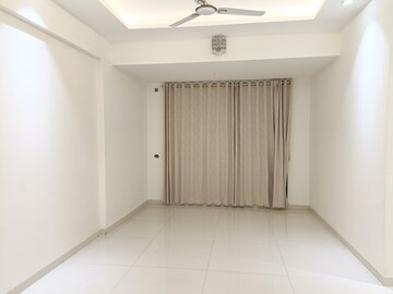 Room in 2 BHK Apartment at Pushpak Nagar – for Sale