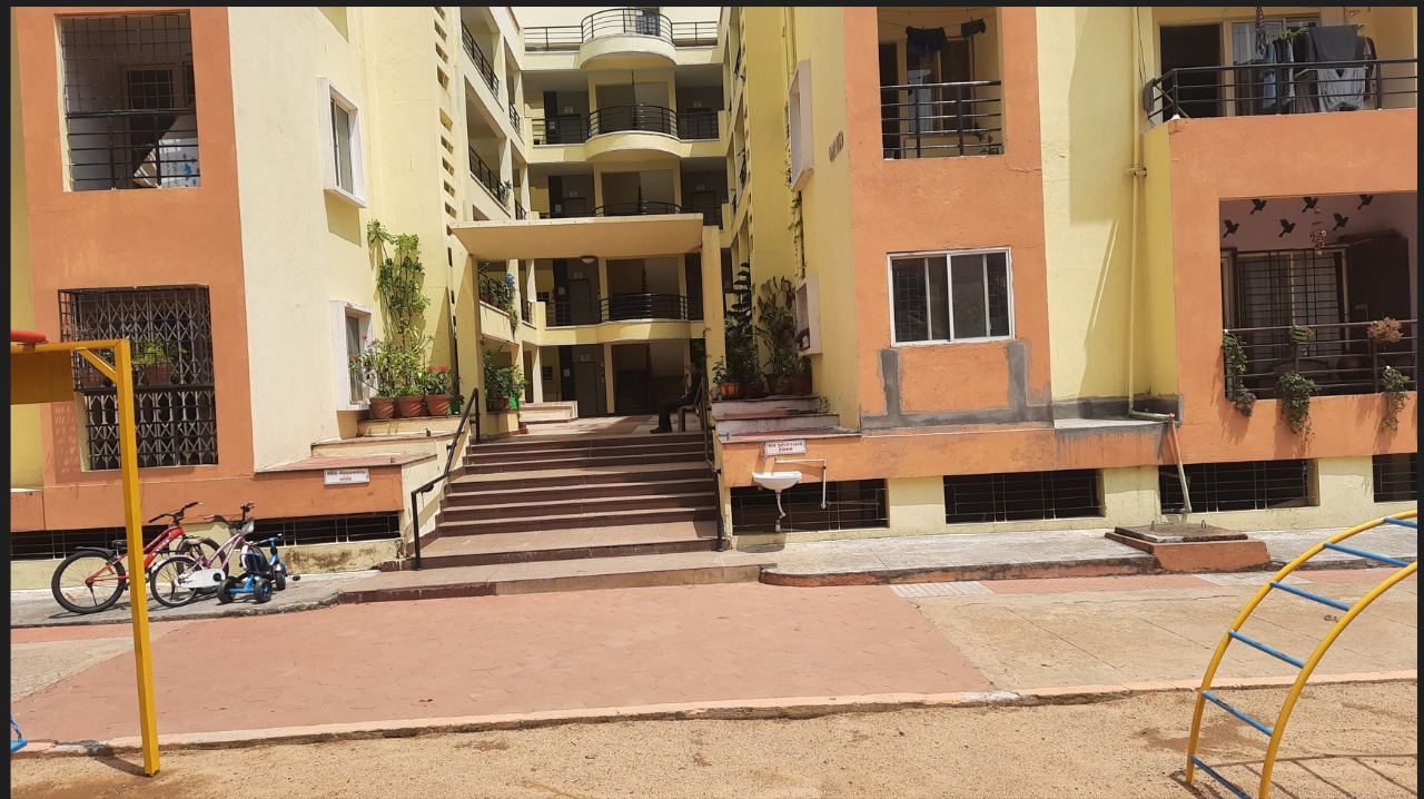 Rental 2 Bedroom 1300 Sq.Ft. Apartment in Keerthi Flora, Brookefield