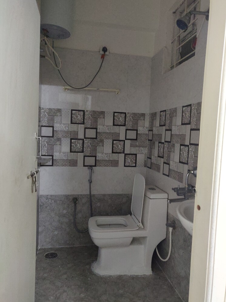 Attached Bathroom, nirman-aura 2 Bedroom 700 Sq.Ft. Apartment In Ambegaon Budruk Pune 6702016