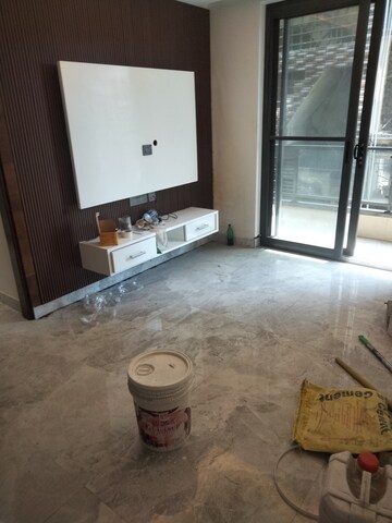 Room in 3 BHK Builder Floor at Maharani Bagh – for Sale