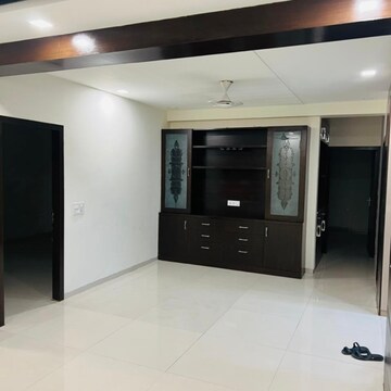 Room in 3 BHK Apartment at Tulip Violet, Sector 69 – for Sale