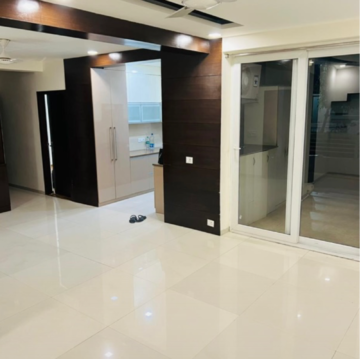 Room in 3 BHK Apartment at Tulip Violet, Sector 69 – for Sale