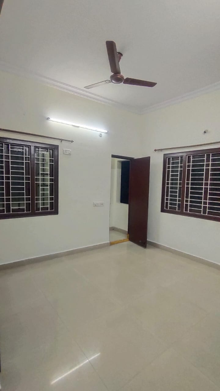 Rental 2 Bedroom 1100 Sq.Ft. Apartment in Begumpet Hyderabad 6715058