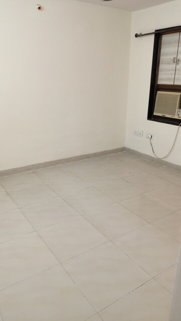 Room in 3 BHK Apartment at Kanakia Challengers, Kandivali East – for Sale