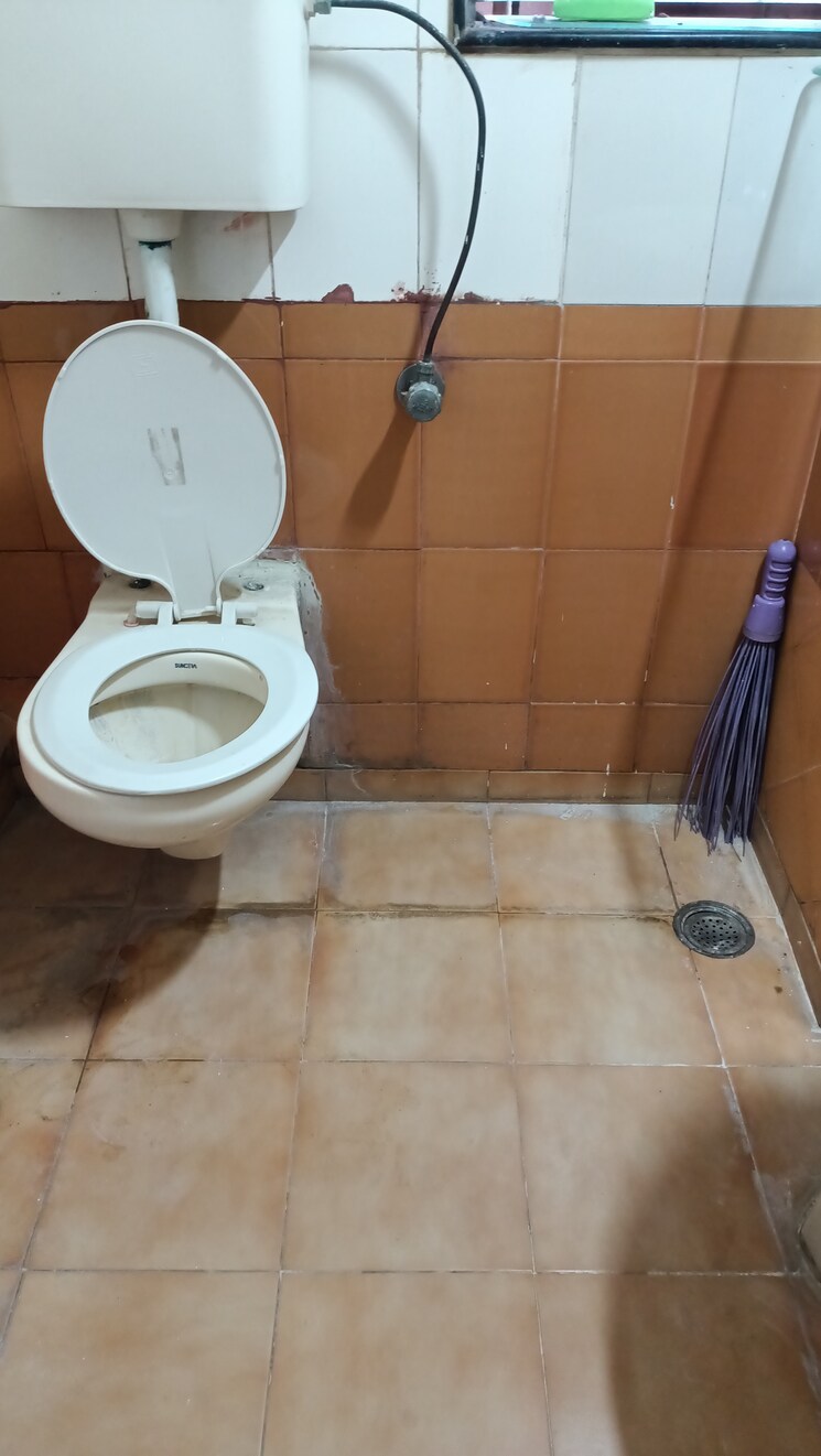 Bathroom, kanakia-challengers 3 Bedroom 1280 Sq.Ft. Apartment In Kandivali East Mumbai 6716018