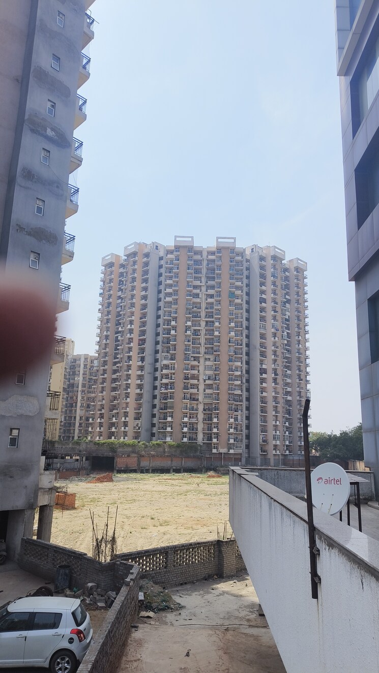 Rg Mirage Sector -120, Noida