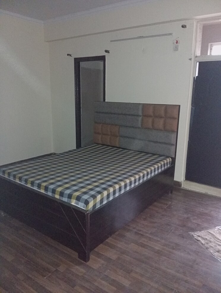 Bedroom, paramount-symphony 2.5 Bedroom 1425 Sq.Ft. Apartment In Sain Vihar Ghaziabad 6718415