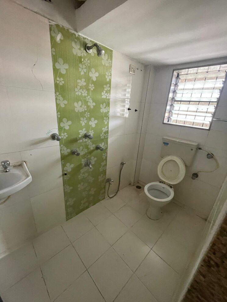 Bathroom, agarwal-and-doshi-complex 3 Bedroom 1250 Sq.Ft. Apartment In Vasai West Palghar 6723925