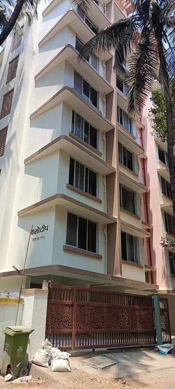 2 BHK Apartment For Resale in Borivali East Mumbai  6725280