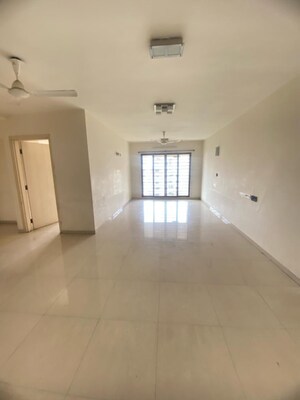 Room in 2 BHK Apartment at Kool Homes Solitaire I, Kondhwa – for Rent
