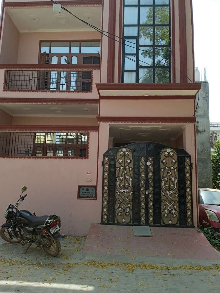 5 Bedroom 2250 Sq.Ft. Independent House in New Palam Vihar Gurgaon