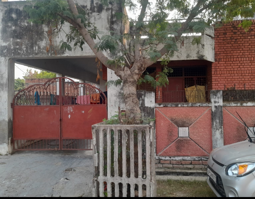 Resale 3 Bedroom 1935 Sq.Ft. Independent House in Ashiyana Lucknow