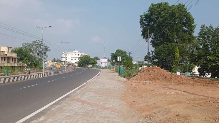 On Road Commercial Plots