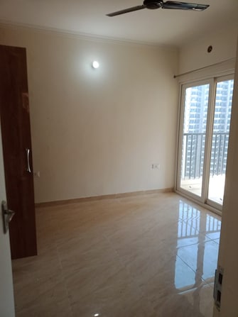 3 BHK Apartment For Resale in Gaur Yamuna City 16th Park View Yex Gaur Yamuna City Greater Noida  6729348