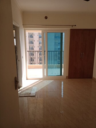 3 BHK Apartment For Resale in Gaur Yamuna City 16th Park View Yex Gaur Yamuna City Greater Noida  6729348