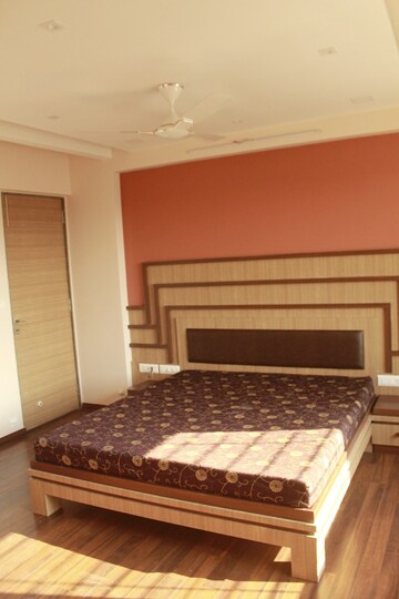 Bedroom in 3 BHK Apartment at Vesu – for Rent