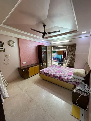 Room in 3 BHK Apartment at Andheri West – for Sale
