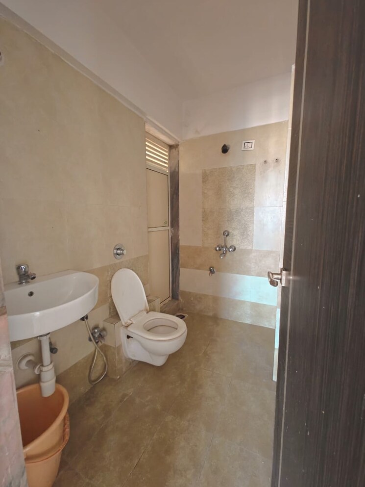 Bathroom, lodha-sterling 2 Bedroom 800 Sq.Ft. Apartment In Kolshet Road Thane 6732842