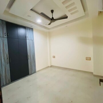 Room in 4 BHK Builder Floor at Ansal API Esencia Wood Winds, Sector 67 – for Rent