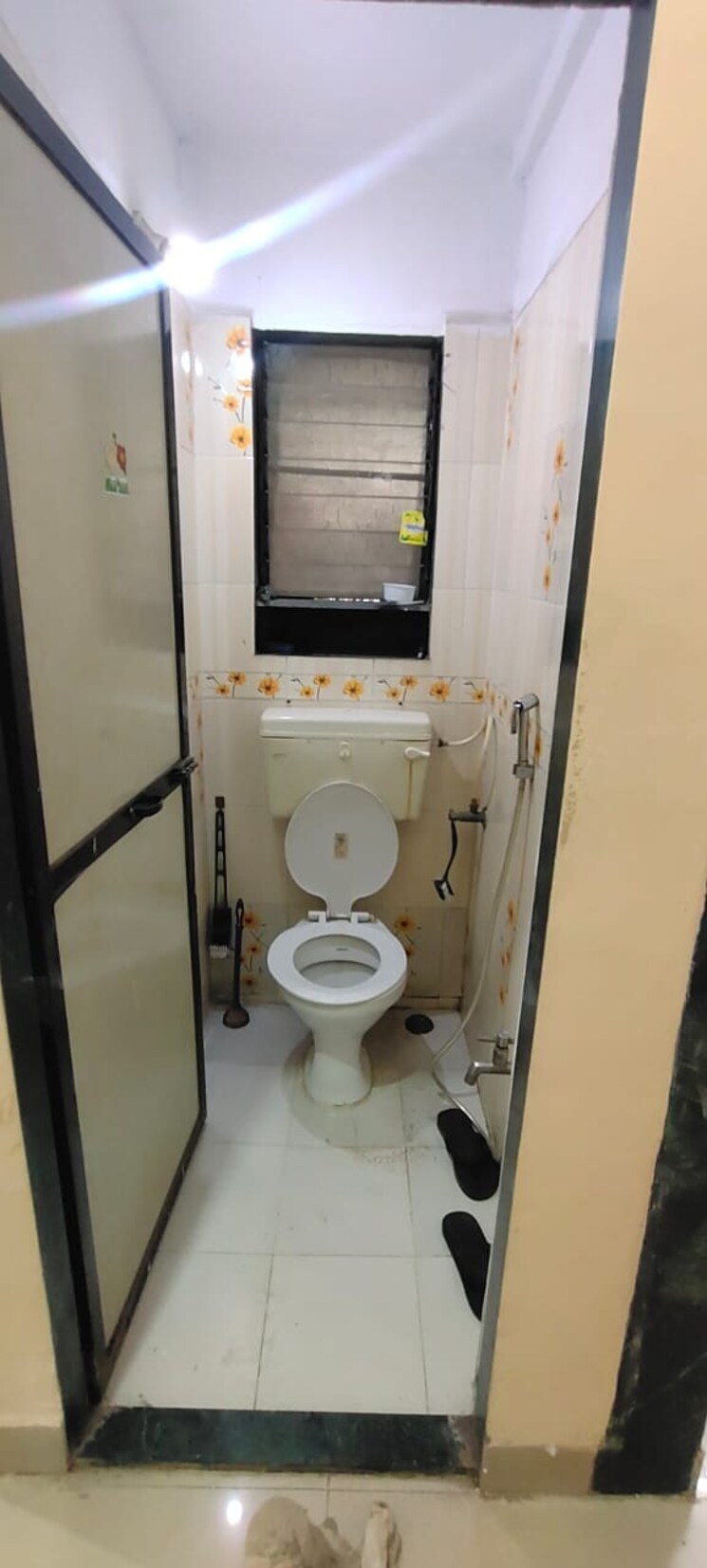 Bathroom, shanti-chs-kopar-khaiane 1 Bedroom 572 Sq.Ft. Apartment In Kopar Khairane Navi Mumbai 6736955