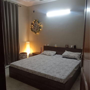 Bedroom in 2.5 BHK Builder Floor at Ansal Sushant Lok I, Sector 43 – for Rent