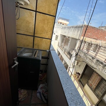 Team Area in 1 BHK Builder Floor at Ansal Sushant Lok I, Sushant Lok I – for Rent