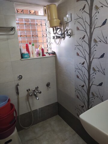 रेसिडेंशियल फ्लैट वर्ग फुट फॉर रीसेल इन दहिसर ईस्ट मुंबई  6739083