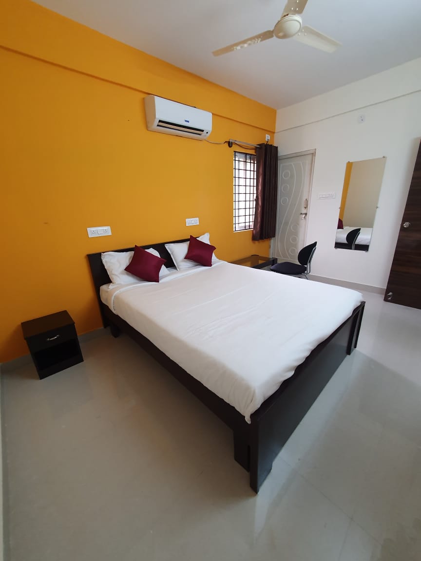 Rental 3.5 Bedroom 1650 Sq.Ft. Apartment in Sampurna Mansions