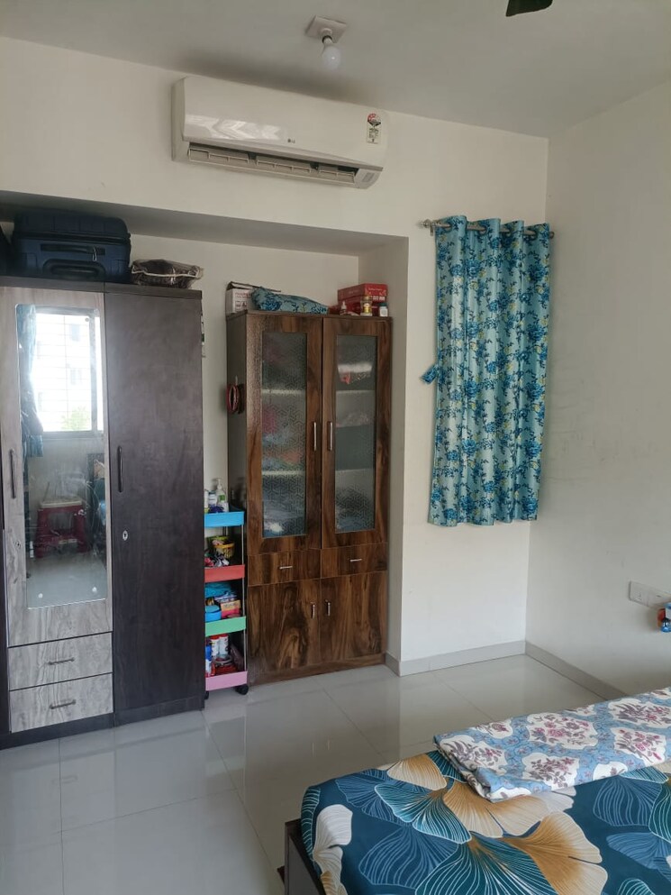 Living Room, horizon-height 1 Bedroom 600 Sq.Ft. Apartment In Kasarvadavali Thane 6742759