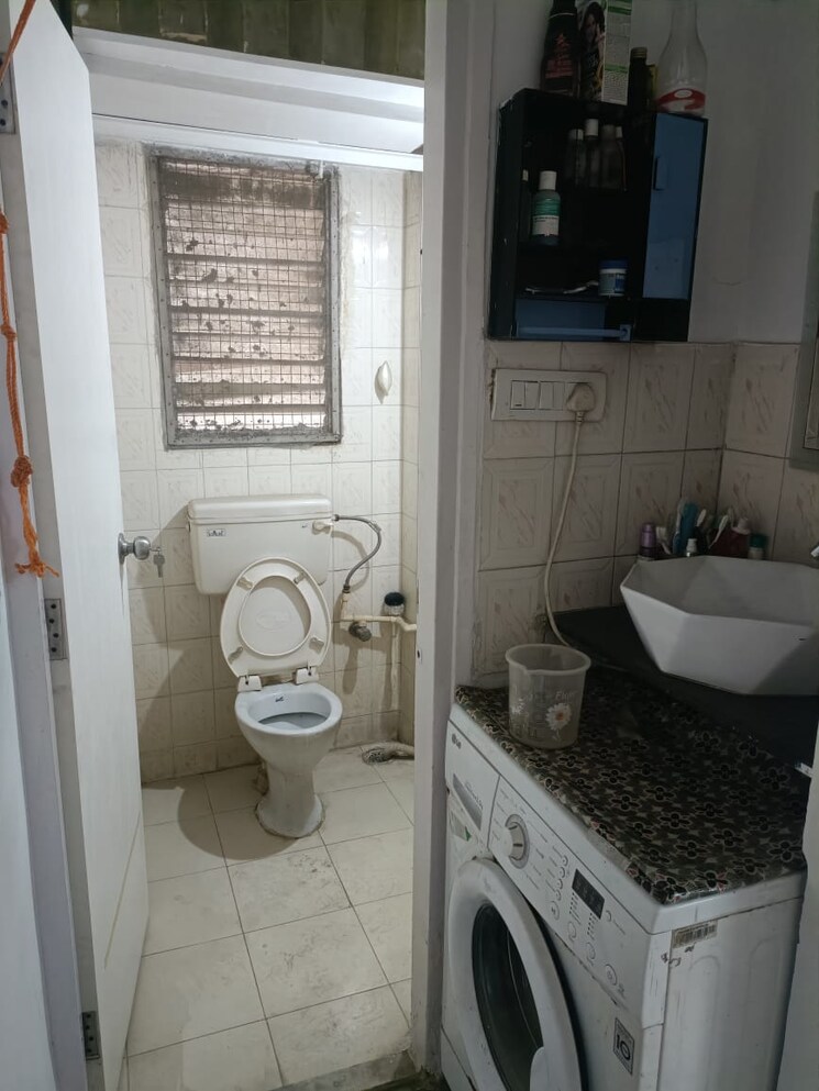 Bathroom, horizon-height 1 Bedroom 600 Sq.Ft. Apartment In Kasarvadavali Thane 6742759