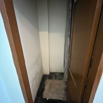 Bathroom in 1 BHK Builder Floor at Ansal Sushant Lok I, Sector 43 – for Rent