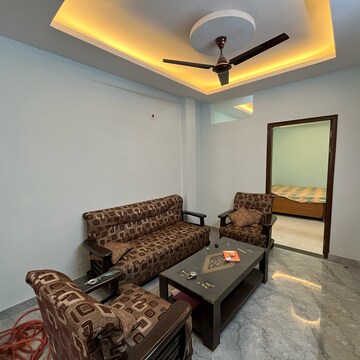Living Room in 1 BHK Builder Floor at Ansal Sushant Lok I, Sector 43 – for Rent