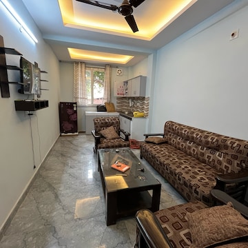 Living Room in 1 BHK Builder Floor at Ansal Sushant Lok I, Sector 43 – for Rent