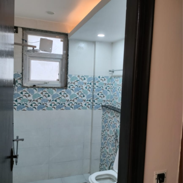 Bathroom in 3 BHK Builder Floor at Ansal Sushant Lok I, Sector 43 – for Rent