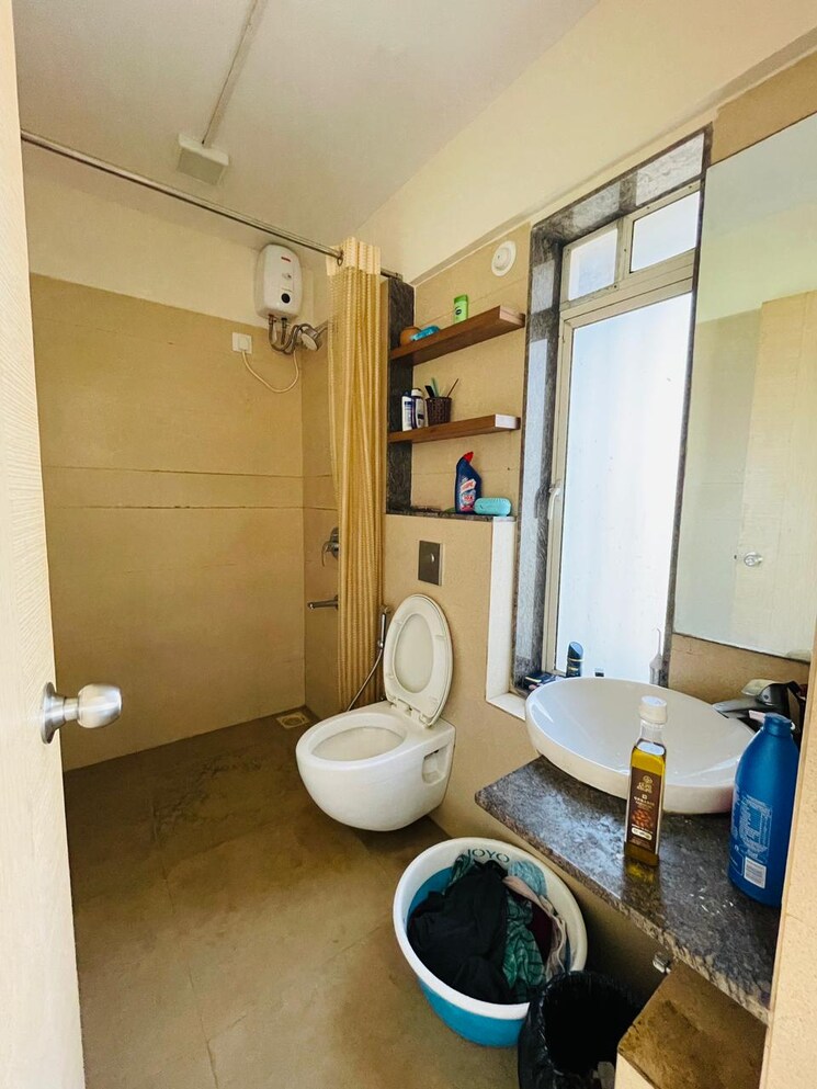 Bathroom, pride-park-royale 3 Bedroom 1300 Sq.Ft. Apartment In Andheri East Mumbai 6744018