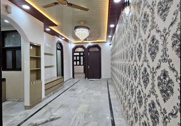 2.5 Bedroom 98 Sq.Mt. Builder Floor in Vaishali Sector 5 Ghaziabad