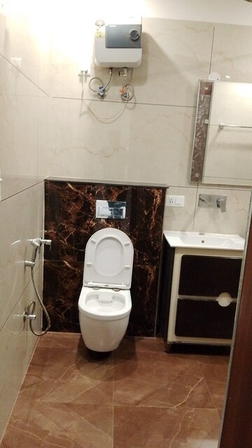 Furnished Amenities in 3 BHK Builder Floor at Sector 15 – for Rent