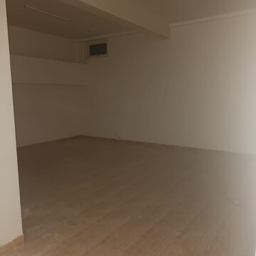 Room in 3 BHK Apartment at BPTP Astaire Gardens, Sector 70a – for Rent
