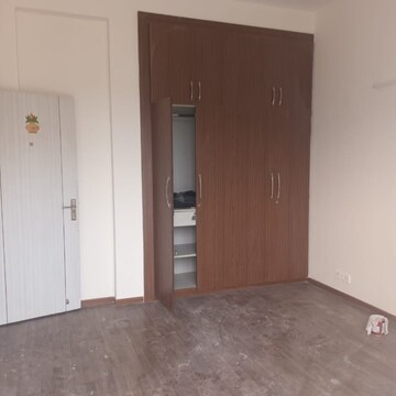 Room in 3 BHK Apartment at BPTP Astaire Gardens, Sector 70a – for Rent