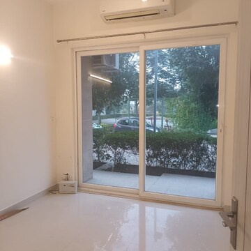 Room in 3 BHK Apartment at BPTP Astaire Gardens, Sector 70a – for Rent
