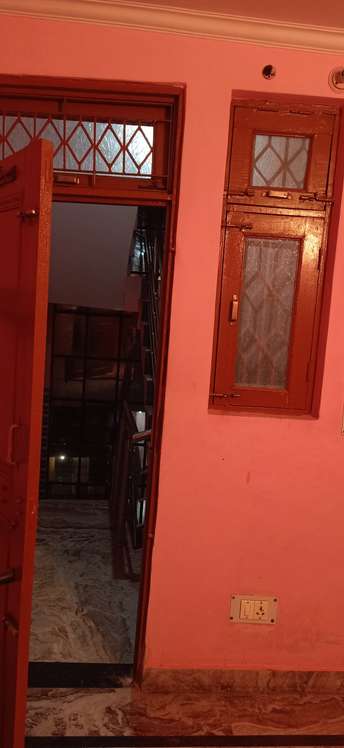 1 RK Independent House For Rent in New Ashok Nagar Delhi 6750400