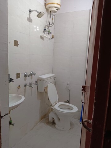 Bathroom in 1 BHK Builder Floor at Lajpat Nagar 4 – for Rent
