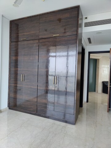 Room in 2 BHK Apartment at Lloyds Garden, Prabhadevi – for Rent